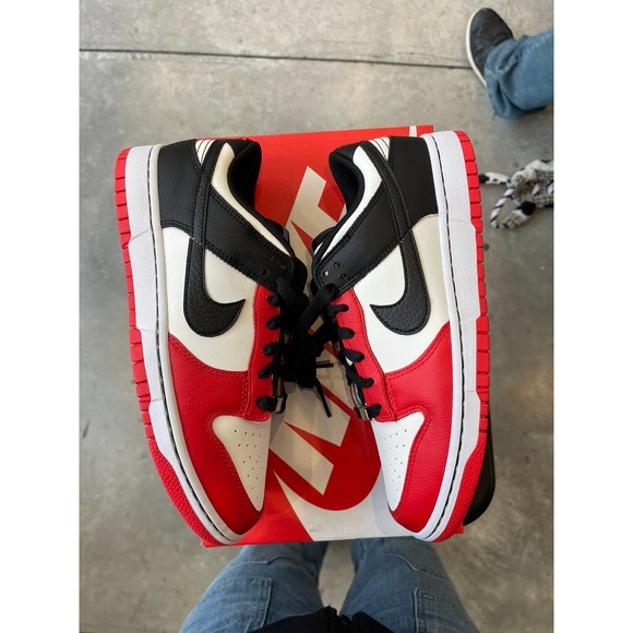 Jordan dunk low EMB Chicago SZ 9 display picture 1
